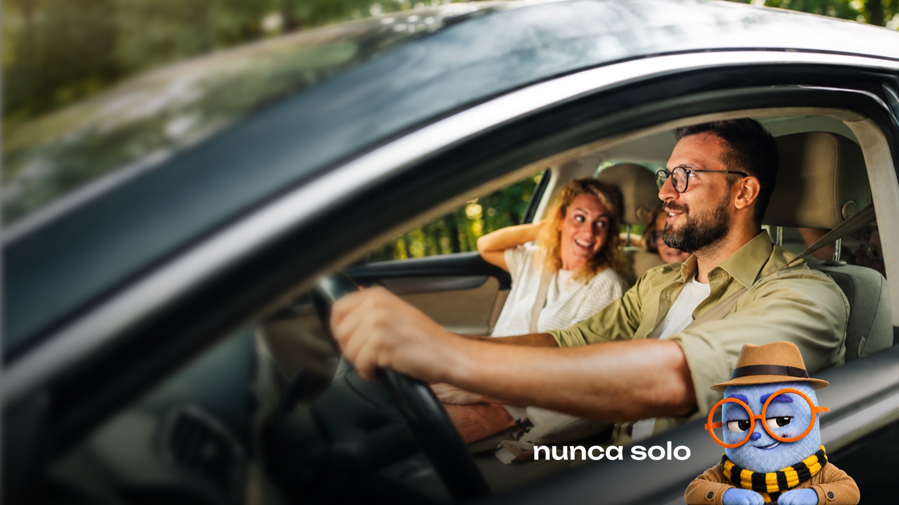 Familia viajando protegida por Seguros Unidos